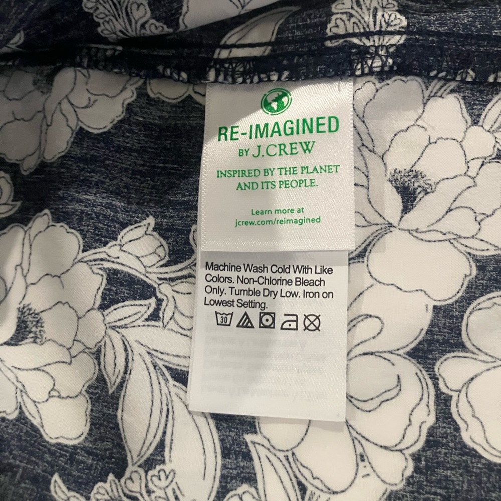 NWT J.Crew cotton sundress
Size medium
Blue and white floral - Picture 4 of 8